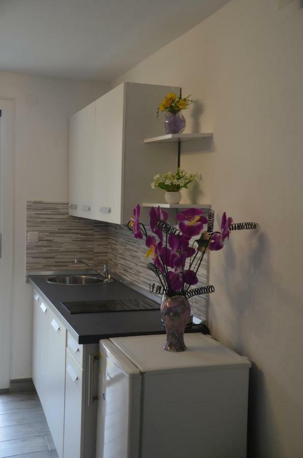 Apartments Lilly - Studio Rijeka Eksteriør bilde